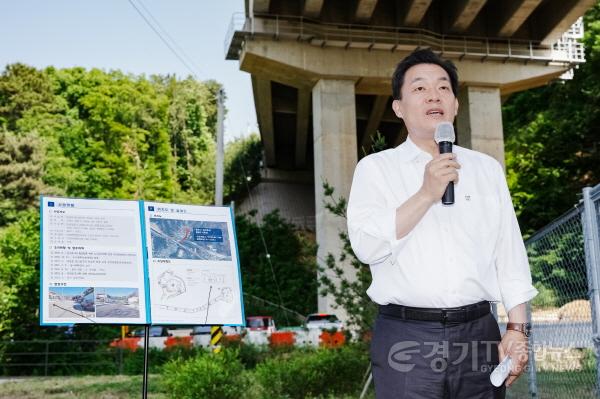 [크기변환]사본 -이재준 수원특례시장, ‘맛고을거리 만남의 광장’ 조성사업 현장에서 ‘찾아가는 현장시장실’(1) (1).jpg