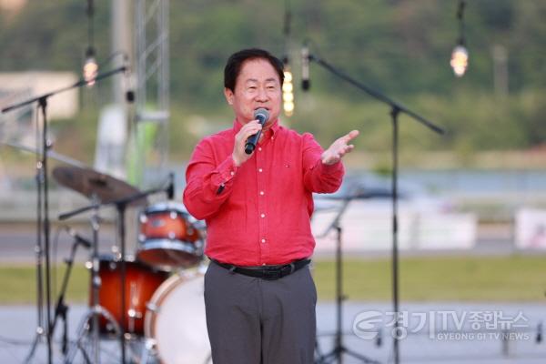 [크기변환]사본 -(0521)[여성아동과]남양주시, 자립 준비 청년 독립 축하 캠프 ‘WE PLAY’ 개최(사진1_주광덕 남양주시장).jpg