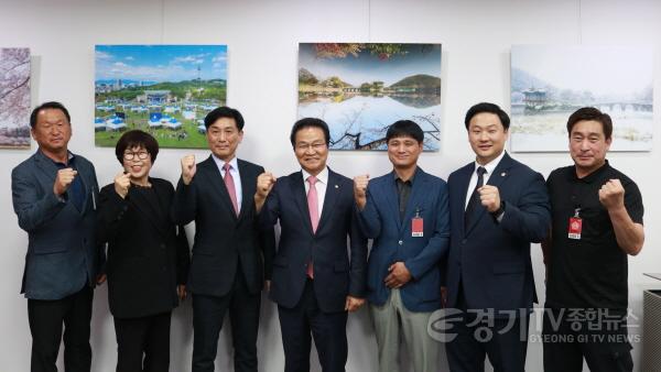 [크기변환]사본 -230522 고준호- 김용판 국회의원 만나 파주 의용소방대 처우개선 건의_사진.jpg