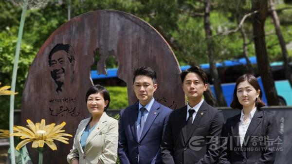 [크기변환]사본 -추모식 참석.jpg