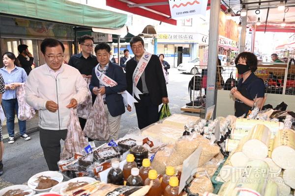 [크기변환]사본 -이현재 하남시장, 기업인협의회와 함께 5월 전통시장 장보기 행사 진행 (1).jpg