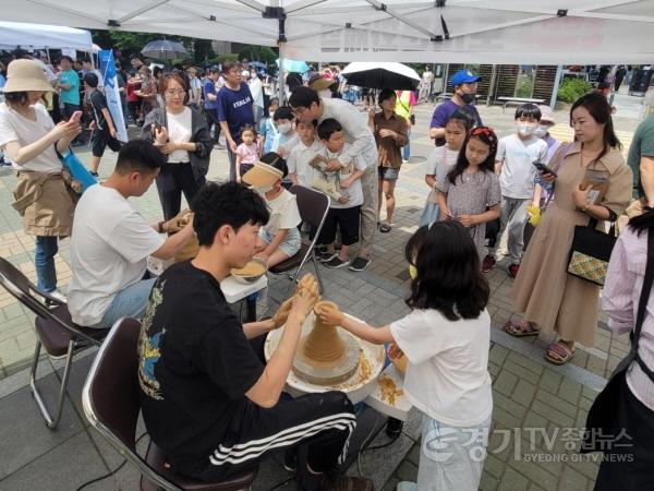 [크기변환]사본 -(사진자료1) 축제로 찾아가는 도자문화 체험_수원시 매탄동 주민화합 한마당 축제.jpg