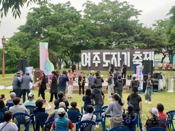 [크기변환]사본 -지역02- 여주도자기축제에 「여흥동민의날」열어 주민자치회 공연행사 (3).jpg