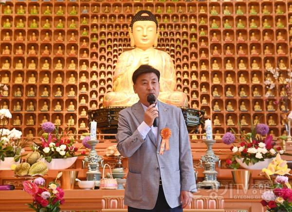 [크기변환]사본 -방세환 광주시장 _부처님 오신 날_ 맞아 관내 사찰 방문 (1).jpg