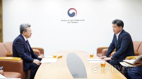 [크기변환]사본 -방세환 광주시장, 국토부 차관 만나 교통·규제 현안 관련 지원 요청 (2).jpg