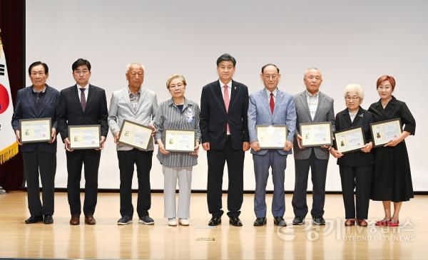 [크기변환]사본 -광주시, 코미디언 배연정씨 등 34명에 표창 (1).jpg