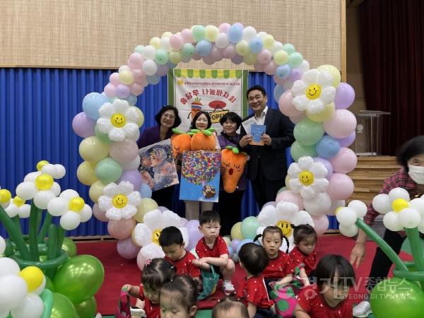 [크기변환]사본 -사진자료[주임록 광주시의회 의장, 홍당무 나눔 바자회 참석].jpg