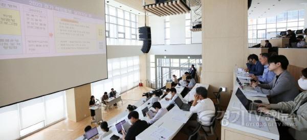 [크기변환]사본 -학생이 행복하고 학부모가 만족하는 경기 책임돌봄 2023년 내 초등돌봄 대기 해소 100% 목표(지역교육협력과) 사진 (2).jpg