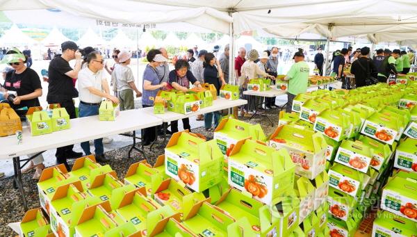[크기변환]사본 -광주시 퇴촌면, 23만명이 만끽한 『제21회 퇴촌 토마토축제』성료 (4).jpg