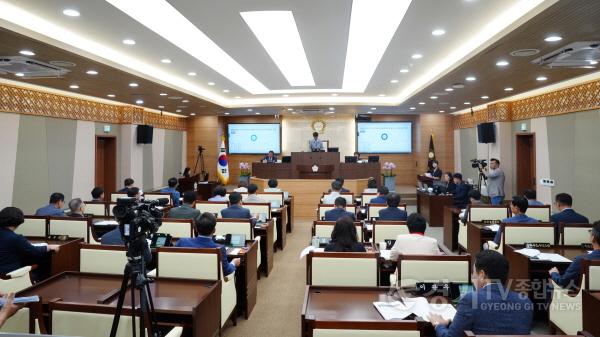 [크기변환]사본 -230620 평택(의회) 평택시의회  제239회 제1차 정례회 폐회 (1).jpg