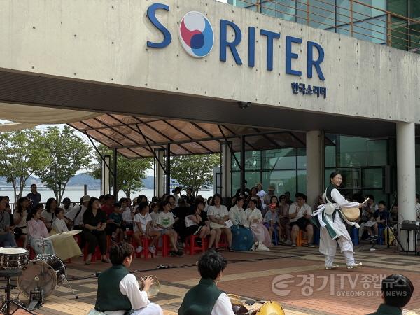 [크기변환]3-2 평택시 다양한 K-컬처 체험형 프로그램 무더위 속에서도 큰 인기.jpg