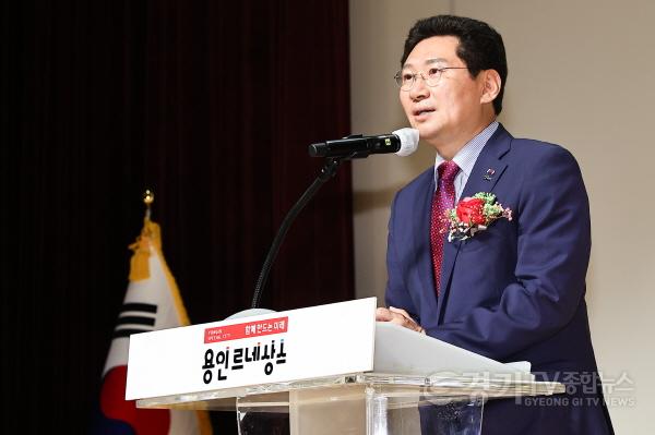 [크기변환]사본 -4-2. 6.25전쟁 제73주년, 정전협정 제70주년 행사에서 인사말을 하고 있는 이상일 용인특례시장.jpg