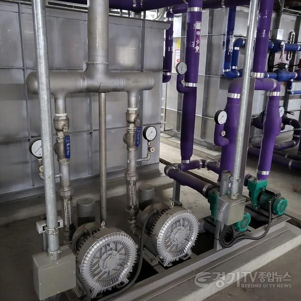 [크기변환]사본 -1. 용인특례시가 지상작전사령부에 물 재이용 시설을 설치했다. 사진은 용인시평생학습교육관에 설치된 물 재이용시설의 모습.jpg