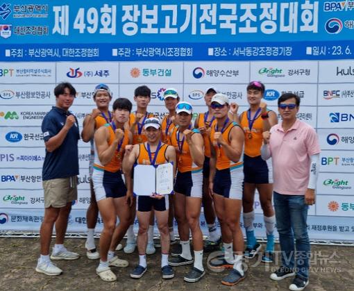 [크기변환]사본 -2-3. 제49회 장보고기 전국조정대회에 참가한 선수 모두가 메달을 차지한 용인특례시청 조정팀.jpg