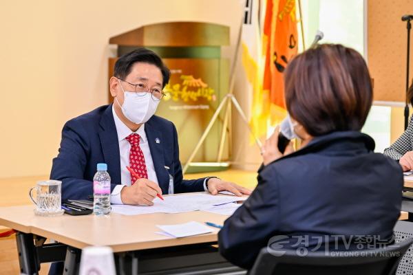 [크기변환]사본 -10. 열린군수실(주민과의 소통).jpg