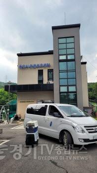 [크기변환]사본 -2. 용인특례시가 65세 이상을 대상으로 농촌 실외 사육견에 대해 중성화수술 동물 이송을 하반기에 지원하기로 했다. 사진은 이송 지원을 담당하는 동물보호센터..jpg