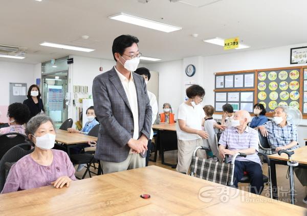 [크기변환]사본 -2-2. 노인요양시설 방문.jpg