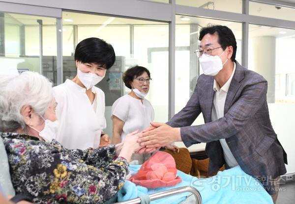 [크기변환]사본 -2-1. 노인요양시설 방문.jpg