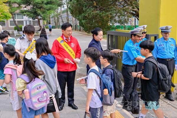 [크기변환]사본 -02 민선8기 양평군수 취임 1주년(2).jpg