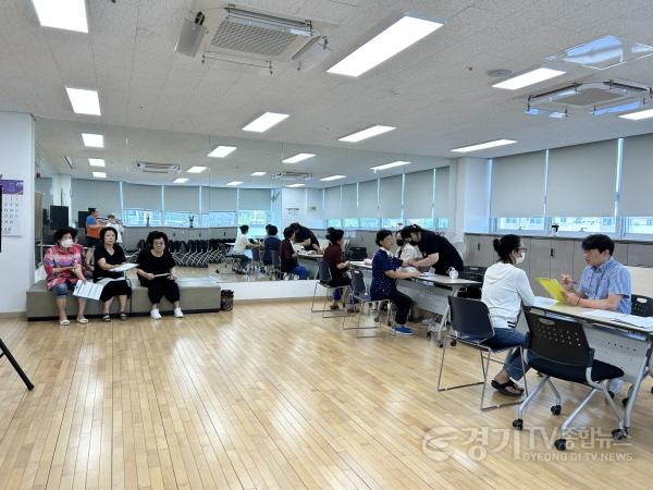 [크기변환]사본 -7-1. 처인구 양지면과 단국대학교가 주민자치센터 프로그램 참가자를 대상으로 진행한 건강검진.jpg