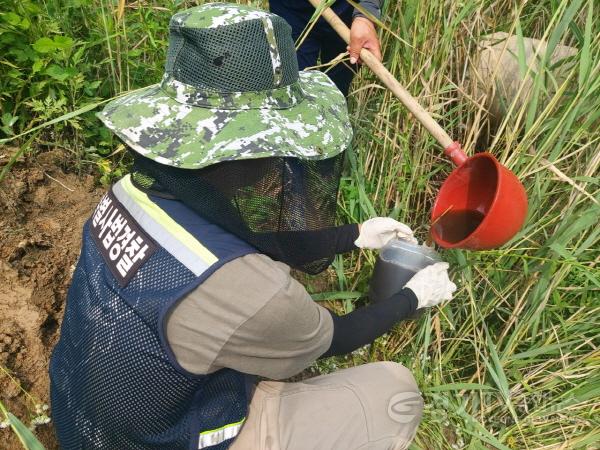 [크기변환]사본 -2.장마철 가축분뇨로 인한 환경오염 점검.jpg