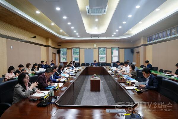 [크기변환]사본 -230704 평택(의회) 평택시의회, 7월 정기 의원간담회 개최 (1).jpg