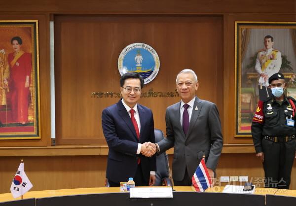 [크기변환]사본 -태국 관광체육부장관 면담(2) (1).jpg