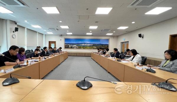 [크기변환]사본 -01 긴급 당협의회 개최(1).jpg