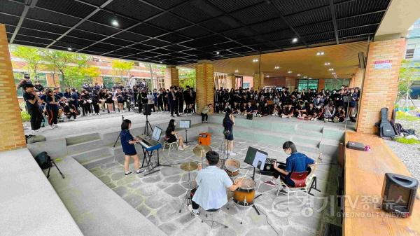 [크기변환]사본 -230707 경기도교육청, 대한민국 조경대상 공공 부문 환경부장관상 수상(융합교육정책과) 사진 2  송내고.jpg