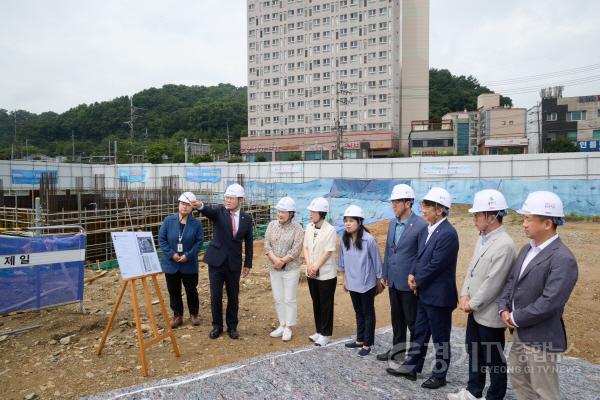 [크기변환]사본 -20230711 용인특례시의회 도시건설위원회, 용인공영버스터미널 공사 현장 방문(1).jpg