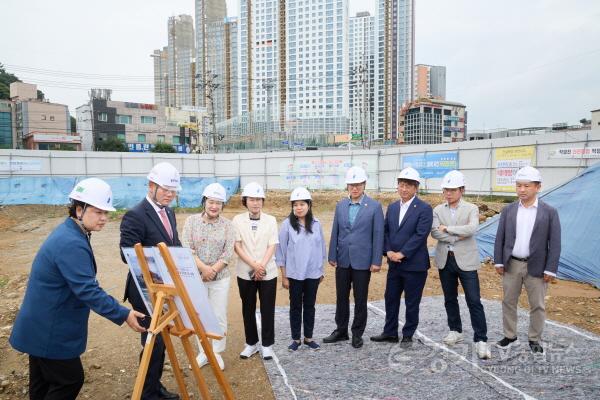 [크기변환]사본 -20230711 용인특례시의회 도시건설위원회, 용인공영버스터미널 공사 현장 방문(3).jpg