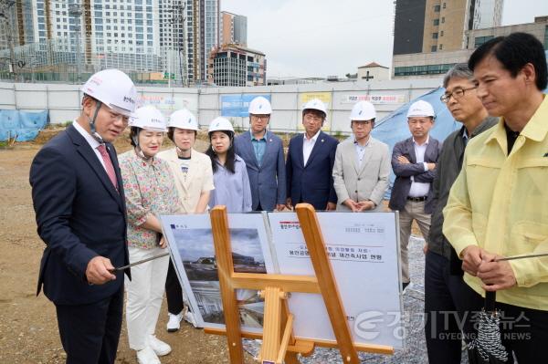 [크기변환]사본 -20230711 용인특례시의회 도시건설위원회, 용인공영버스터미널 공사 현장 방문(4).jpg