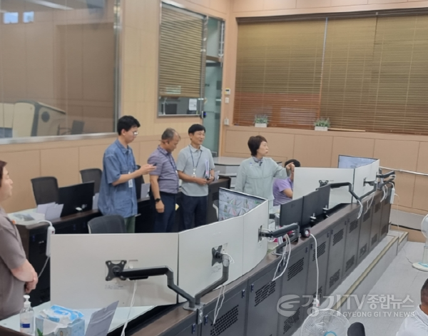 [크기변환]사본 -또추가-조정아 여주시 부시장, CCTV통합관제센터 격려 방문1.png