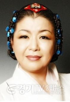 사본 -1-2. 용인시 제33회 문화상 수상자 최근순씨.jpg