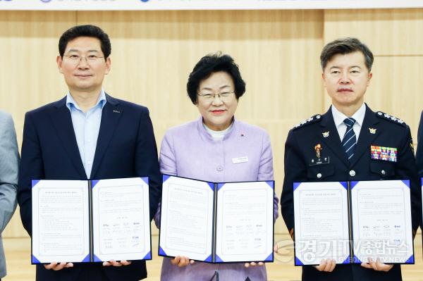 [크기변환]사본 -반도체기업 기술보호를 위한 업무협약 (2).jpg