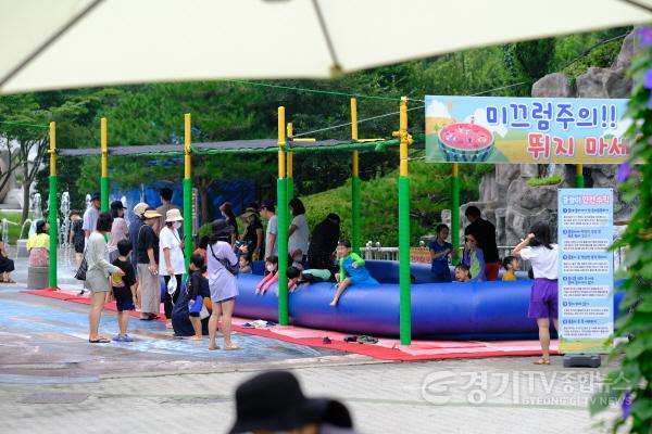 [크기변환]사본 -4. 용인특례시가 농업기술센터 농촌테마파크 물놀이장을 22일 개장한다. 사진은 지난해 운영했던 모습..jpg
