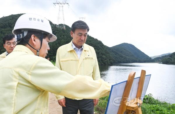 [크기변환]광주시-농어촌공사 양평광주서울지사, 집중호우 대비 도척저수지 합동점검나서 (1).jpg