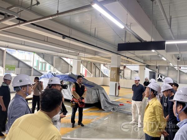 [크기변환](보도사진)경기도 공공기관 최초 전기차 화재진압 장비 도입.JPG