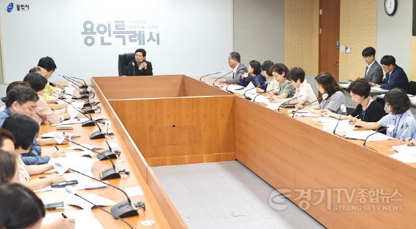 [크기변환]사본 -10-3.이상일 용인특례시장이 8일 오후 잼버리 종합지원대책 긴급회의를 주재하고 있다. (2).jpg
