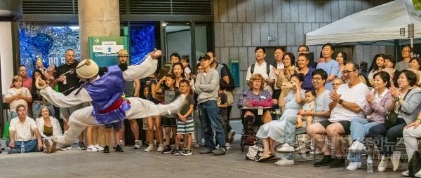 [크기변환]1-3.미국 브레아 페스타 축제 남사당 공연.jpg