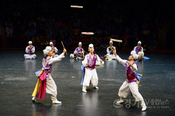 [크기변환]1. 남사당풍물단 공연.jpg