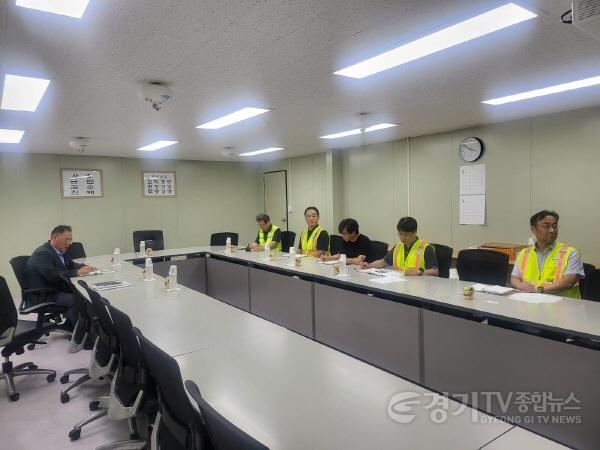 [크기변환]이성호 부시장, 대형 공동주택 건설 현장 방문 (1).jpg