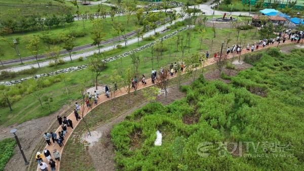 [크기변환]미사한강5호공원 내 구산 황토산책길 (2).JPG