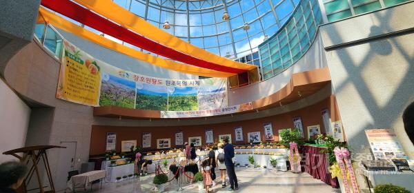 [크기변환]제26회 장호원황도 품평회 전경.jpg