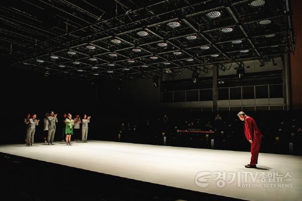 [크기변환]연극 지정 공연사진 (1).jpg