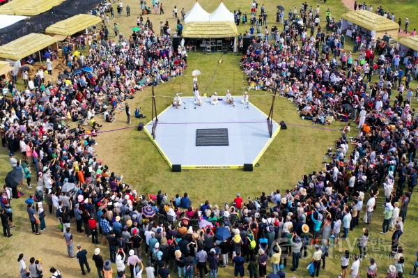 [크기변환]1.바우덕이축제장 장터무대.jpg