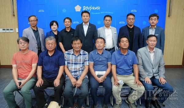 [크기변환]230908 평택시의회 이기형 산업건설위원장, 고덕면 개발사업 관련 마을주민 의견청취 간담회 개최 (3).JPG