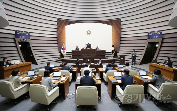 [크기변환]20230911 제303회 임시회(제2차 본회의).JPG