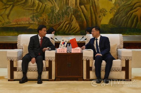 [크기변환]광주시, 교류 20주년 기념 ‘중국(즈보)국제도자박람회’ 개막식 축하 방문 (1).jpg