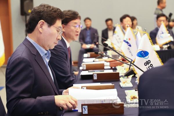 [크기변환]이상일 용인특례시장은 13일 오후 안산시에서 열린 경기도시장군수협의회 제4차 정기회의에 참석했다.(2).jpg